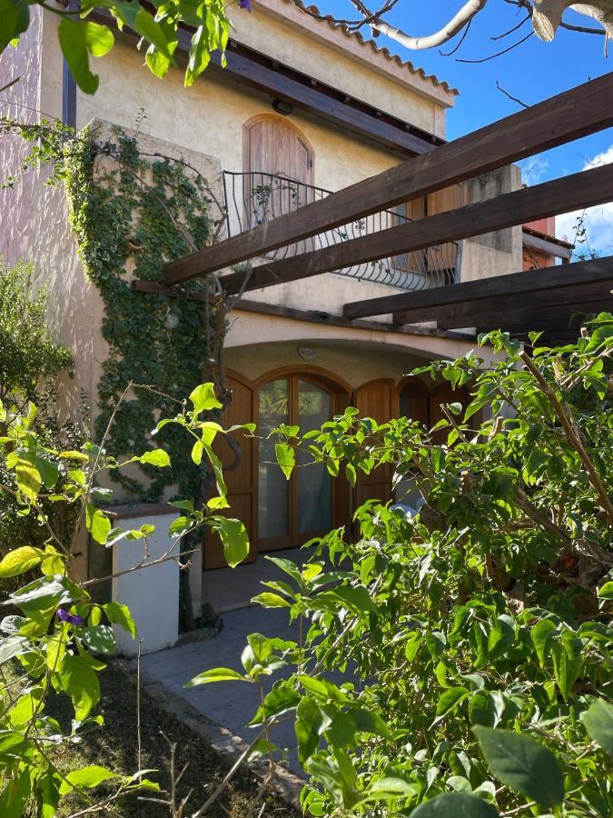 Casa Delle Farfalle Chia Kültér fotó