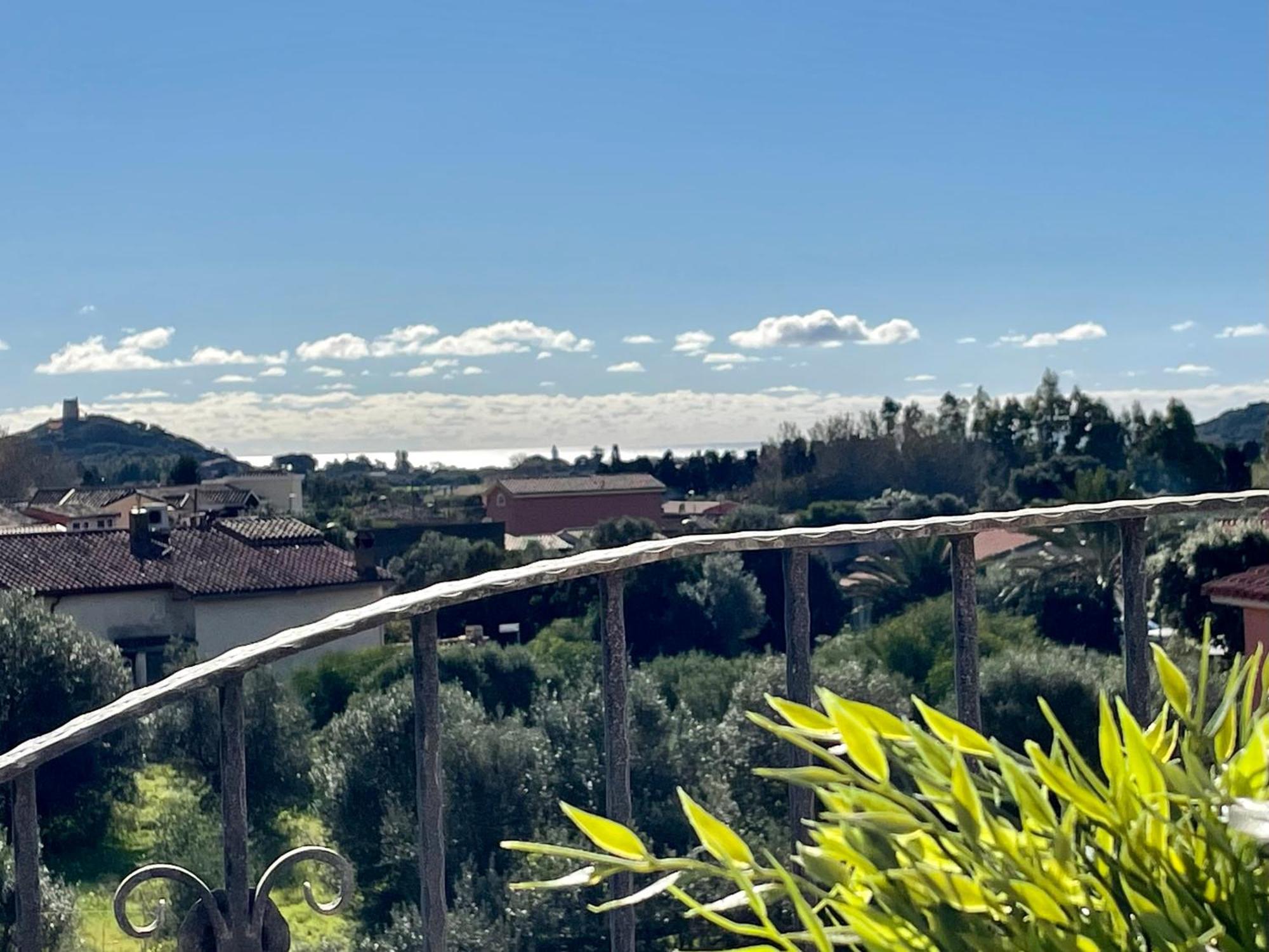 Casa Delle Farfalle Chia Kültér fotó
