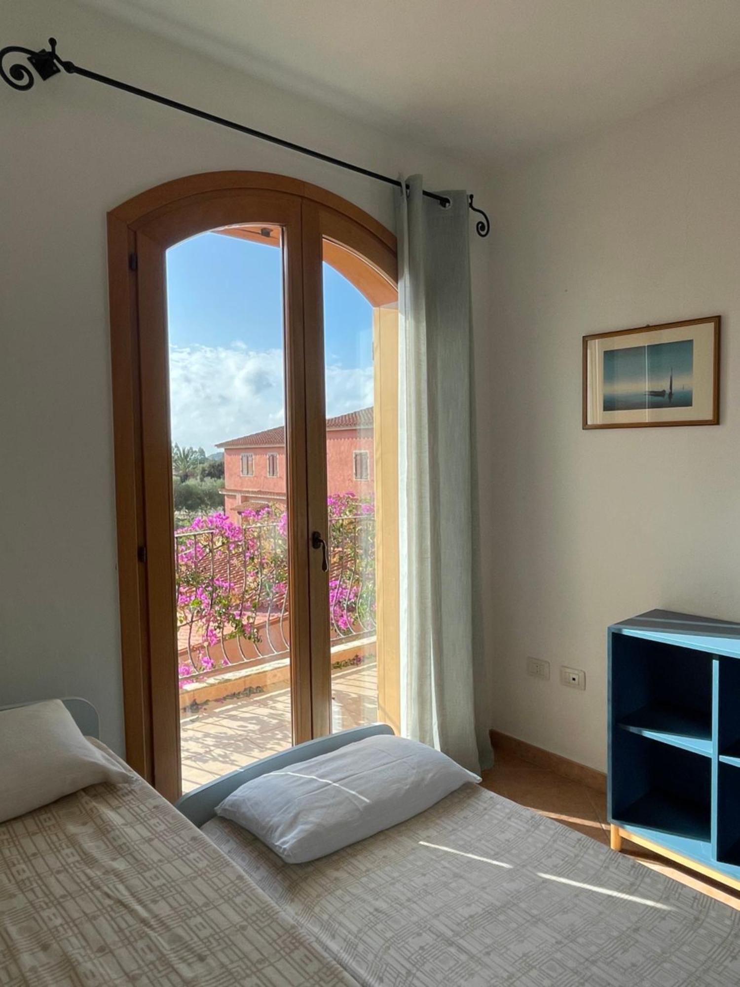 Casa Delle Farfalle Chia Kültér fotó